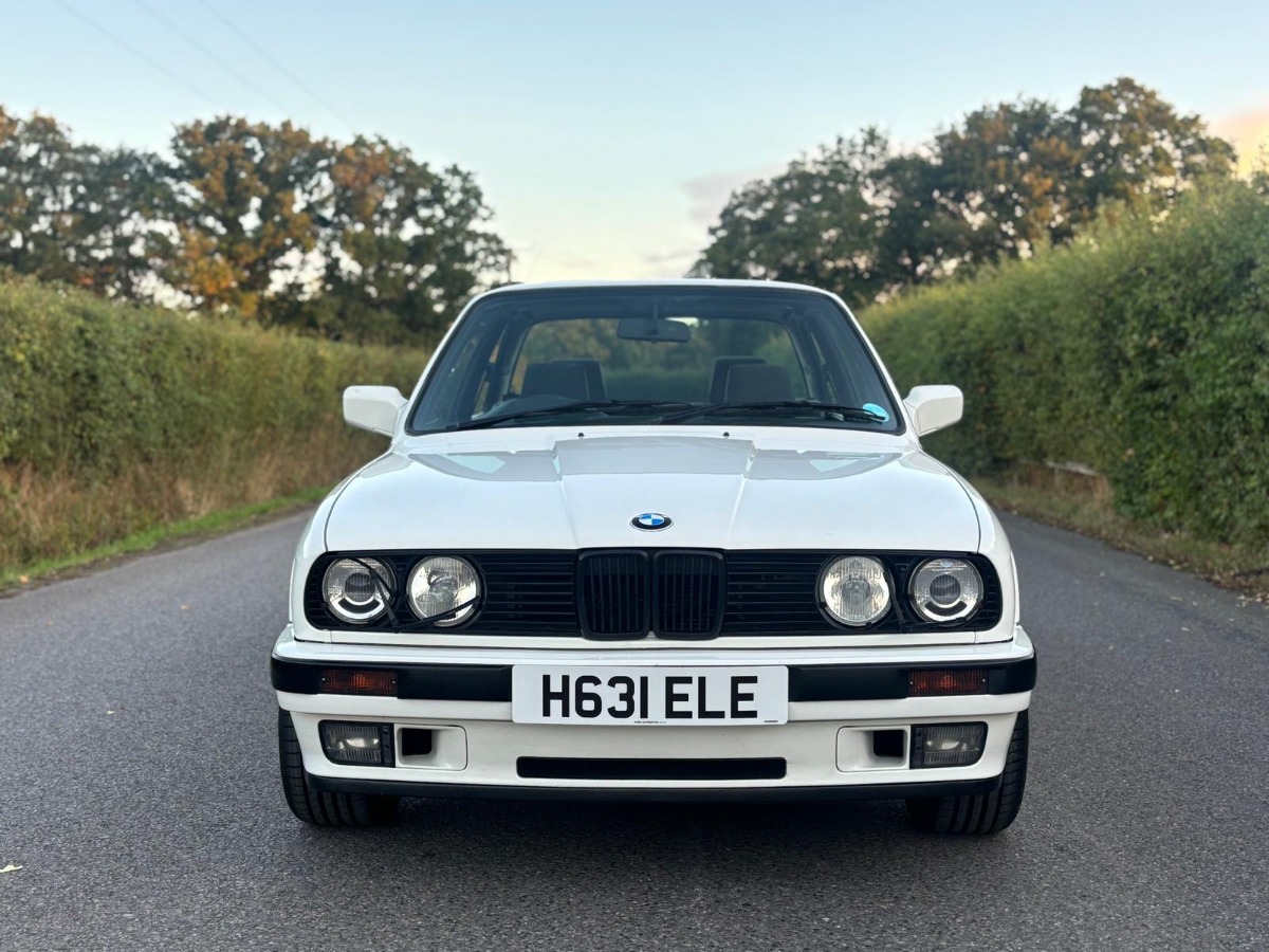 1990 BMW 325 Image 1